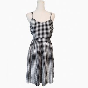 GRACE & CHILI Casual Black and White Spaghetti Strap Midi‎ Dress